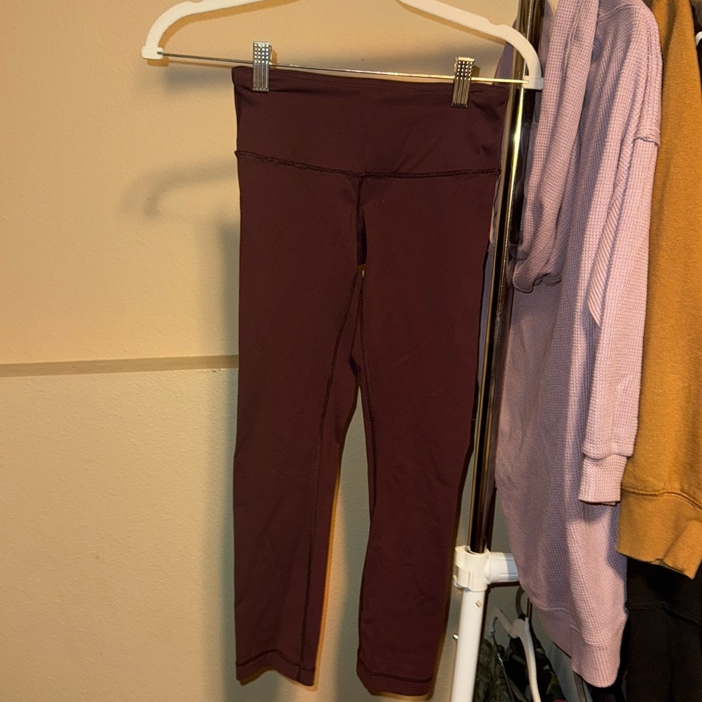 Lulu Maroon Cropped Leggings